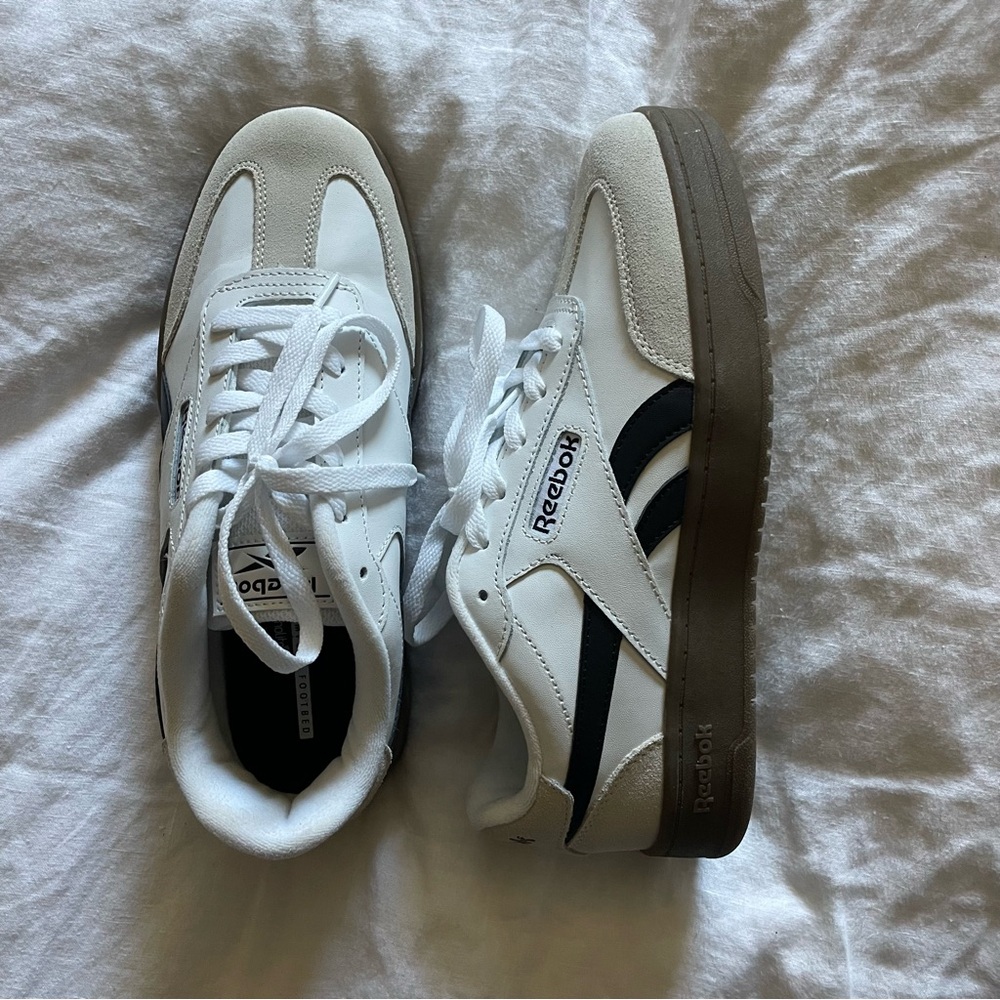 NEW Reebok Sneakers White/Tan/Black Size Women’s 8.5